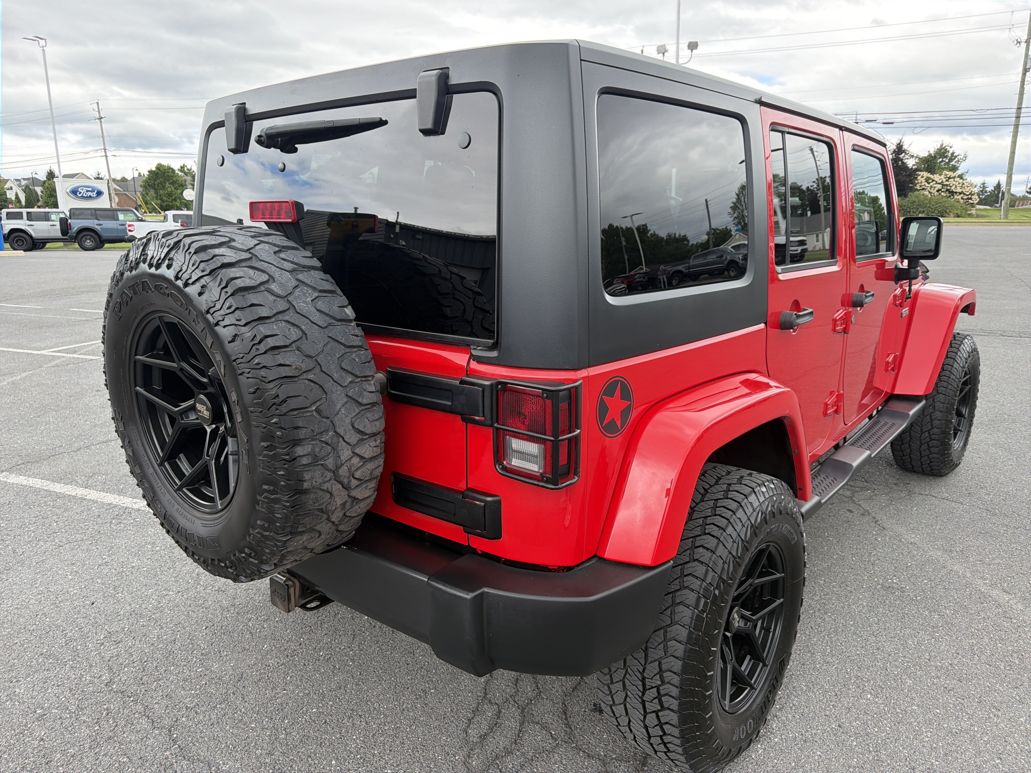 Used 2017 Jeep Wrangler Unlimited Sport AWD/4WD image 3