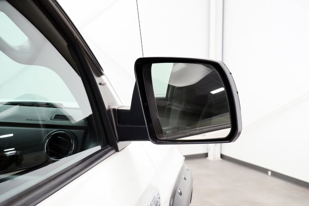 Used 2017 Toyota Tundra SR5 w/ SR5 Upgrade Package image 37