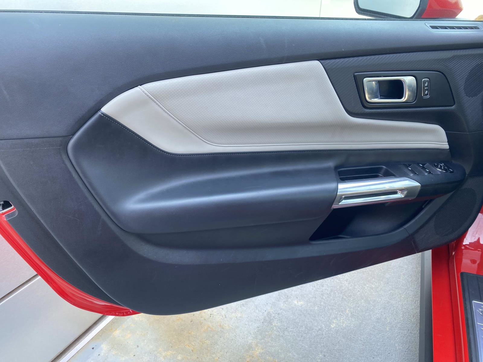Used 2024 Ford Mustang Premium RWD image 13