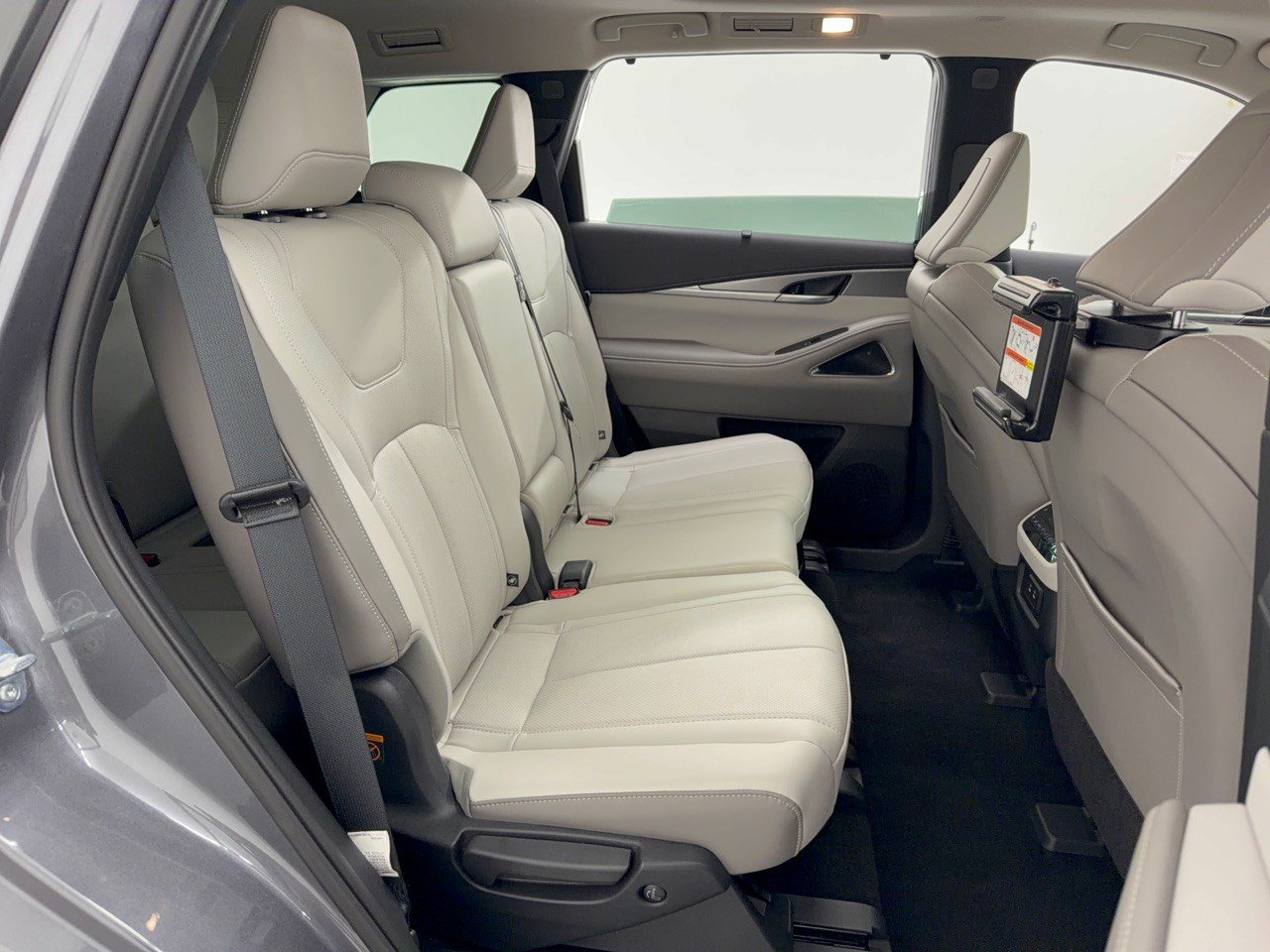Used 2026 INFINITI QX60 Luxe w/ Family Package FWD image 29