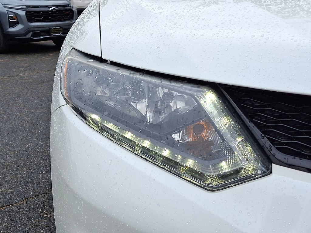 Used 2016 Nissan Rogue SV AWD/4WD image 9