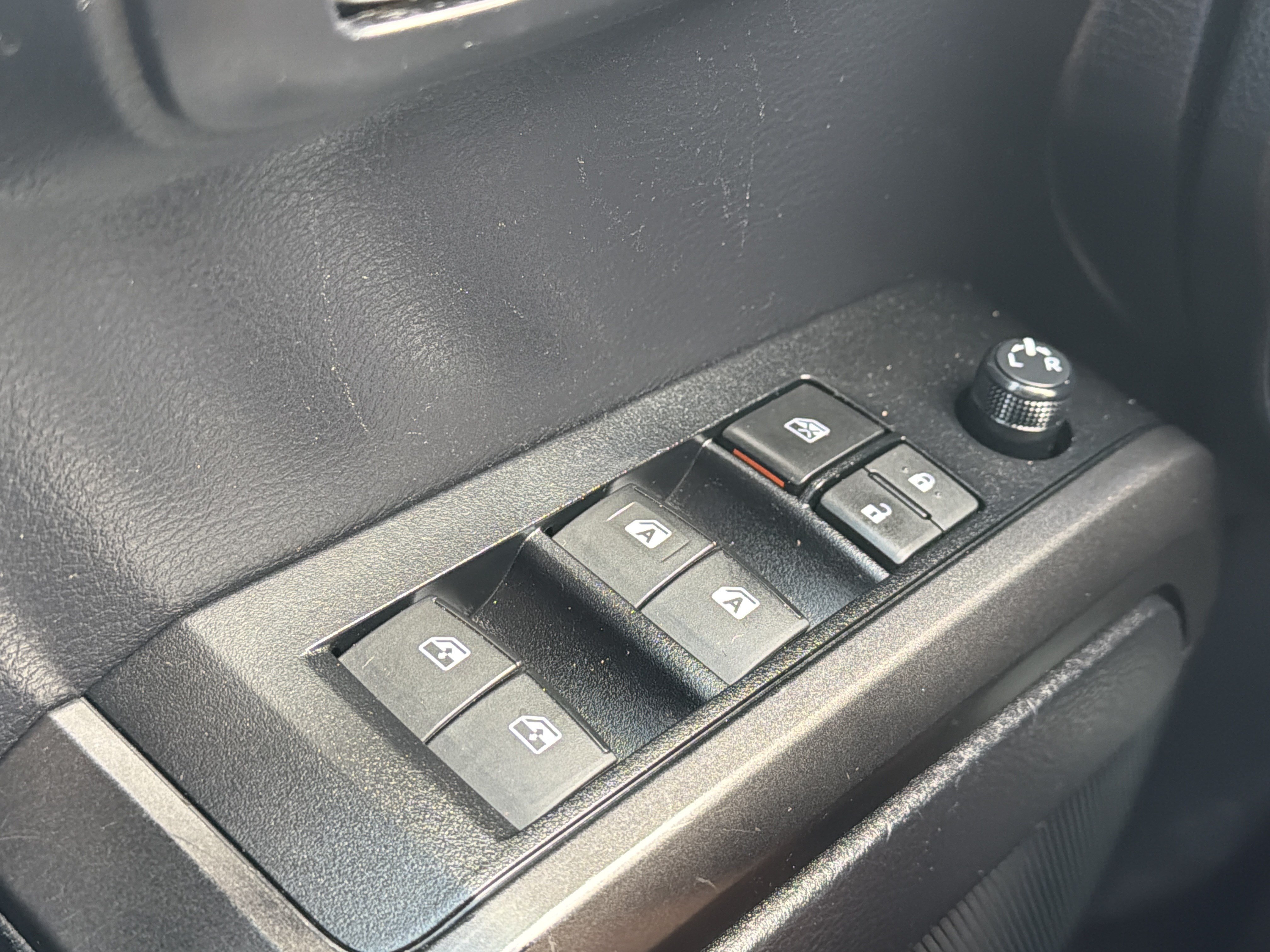 Used 2021 Toyota Tacoma TRD Off-Road w/ Technology Package AWD/4WD image 25