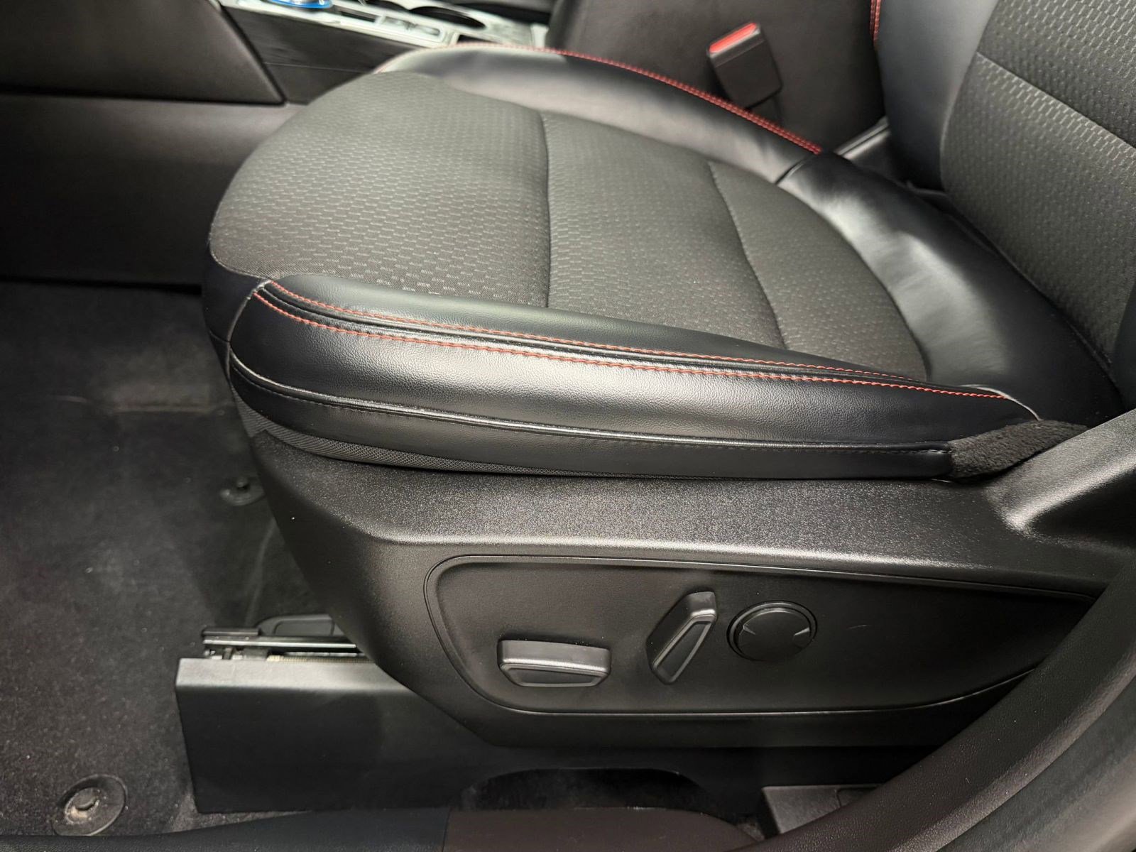 Certified 2023 Ford Escape ST-Line Elite AWD/4WD image 12