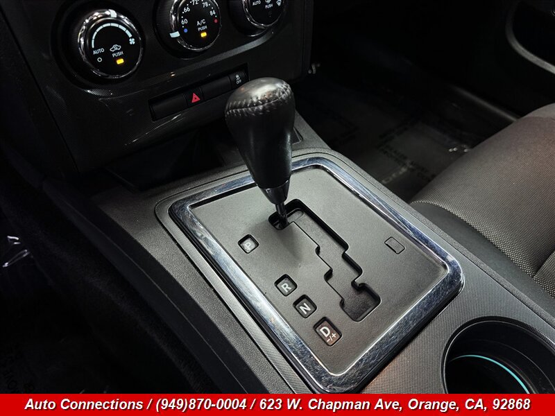 Used 2013 Dodge Challenger SXT RWD image 13