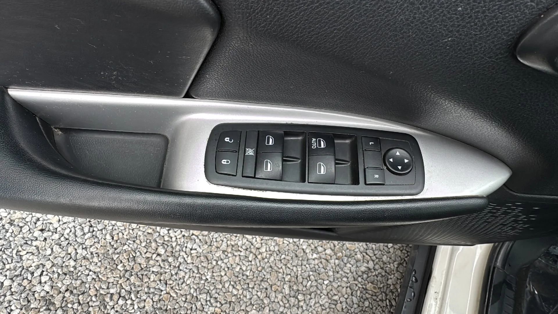 Used 2018 Dodge Journey SE w/ Connectivity Group image 16