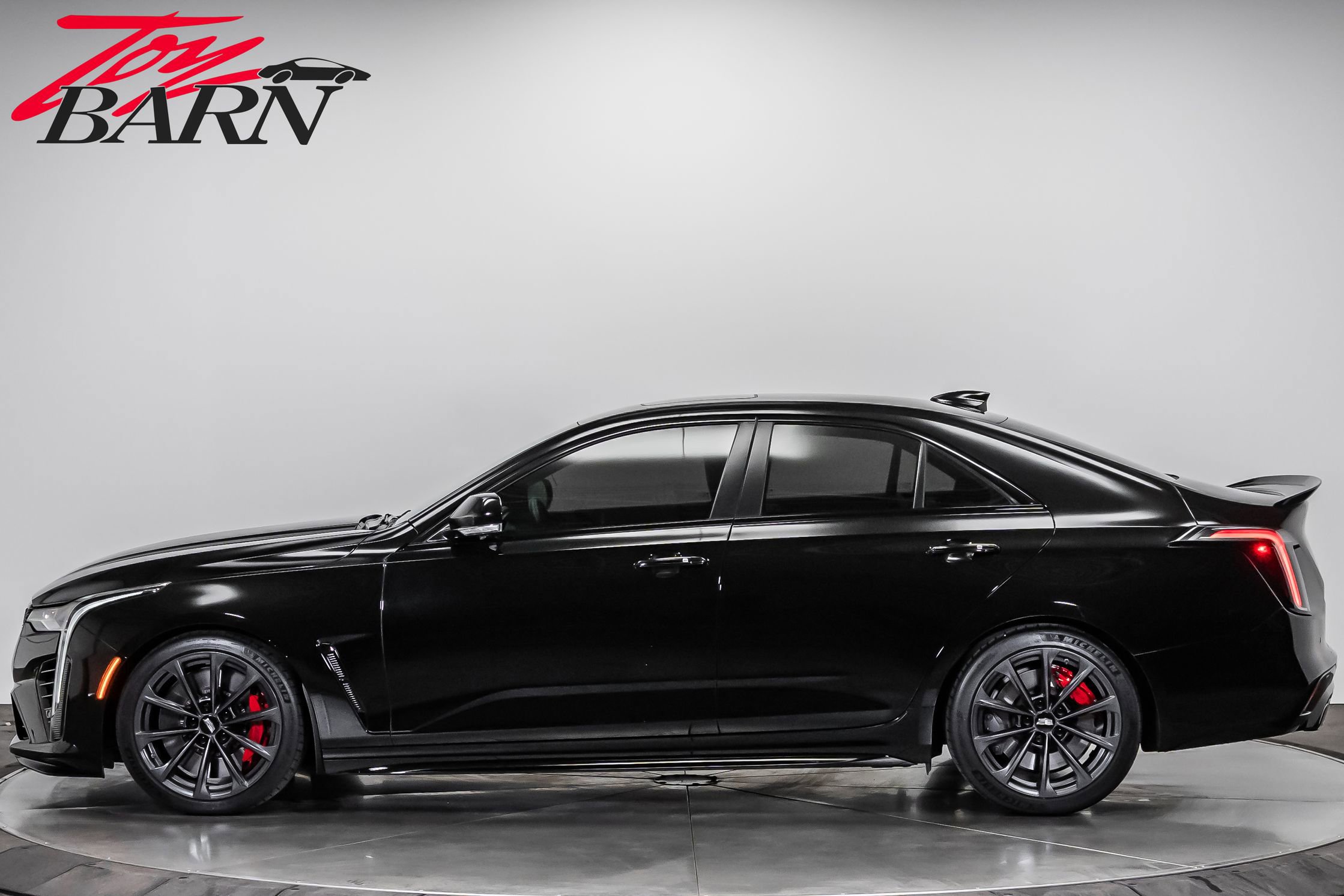 Used 2022 Cadillac CT4 V Blackwing w/ Technology Package image 2