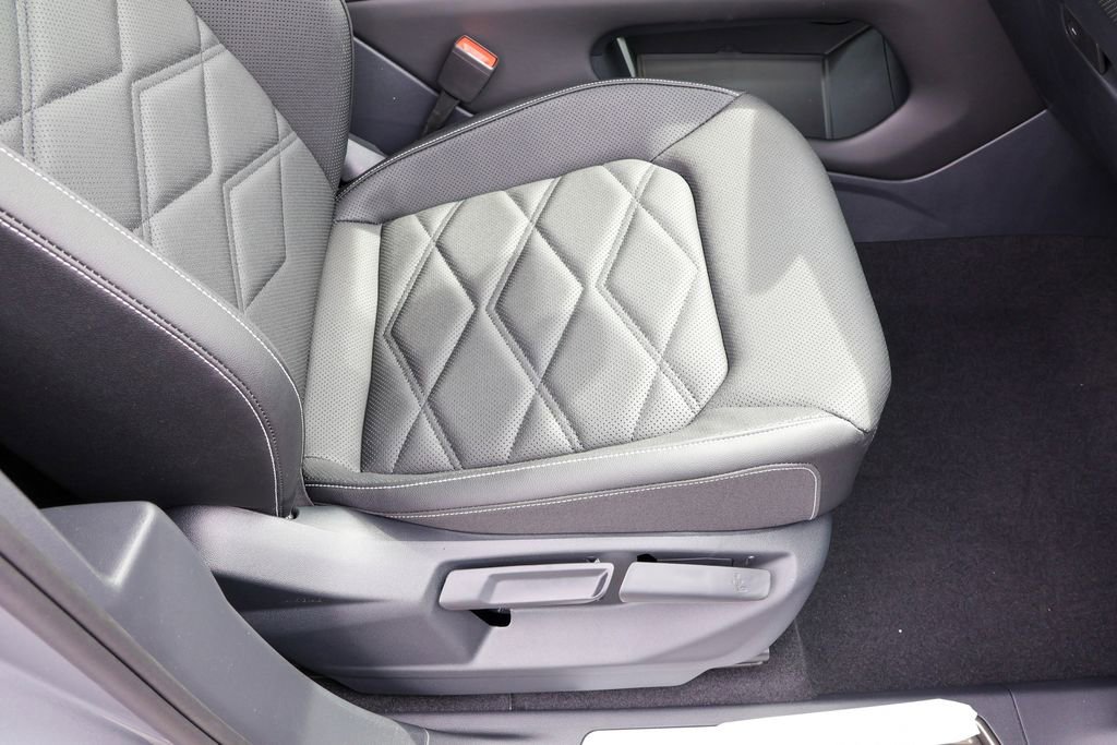 New 2025 Volkswagen Atlas SE image 42