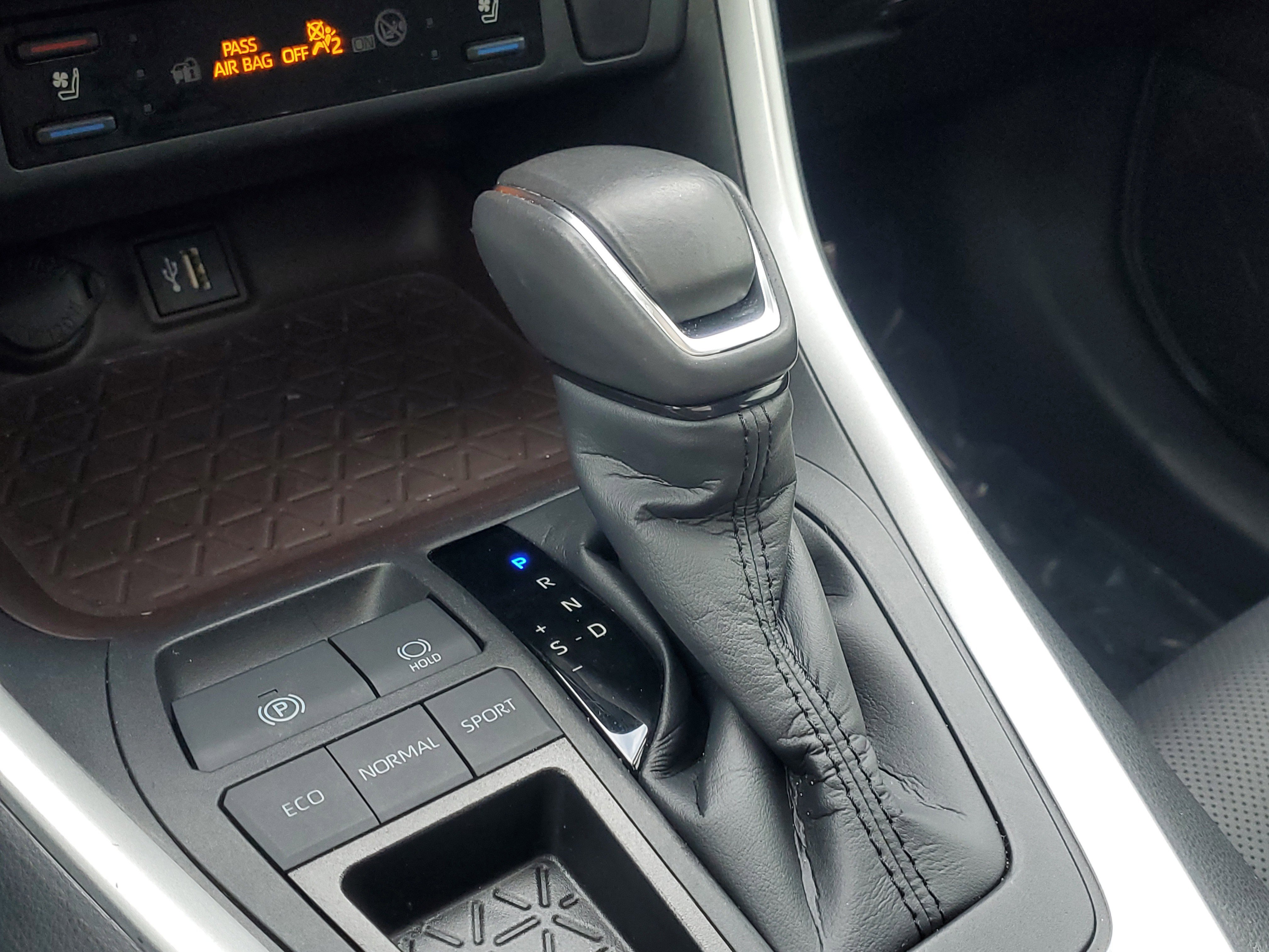 Used 2023 Toyota RAV4 Limited image 32