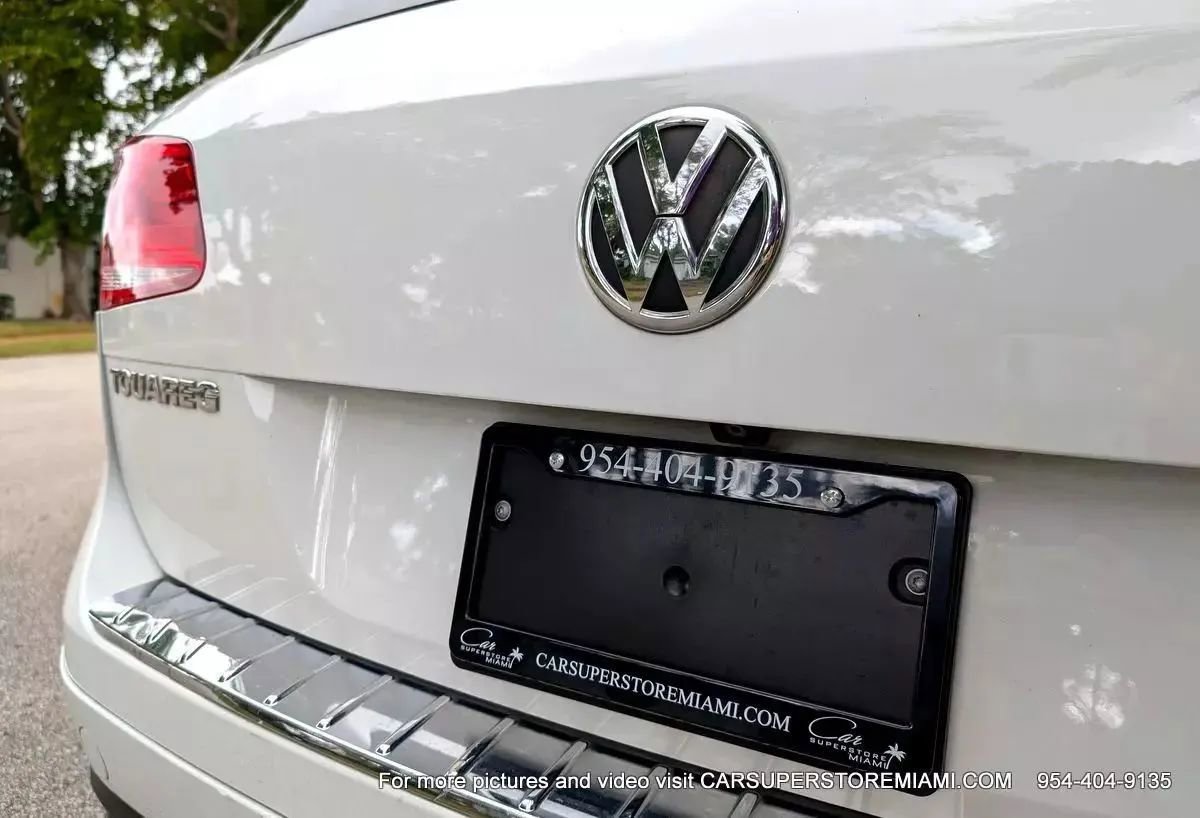 Used 2011 Volkswagen Touareg Sport image 79