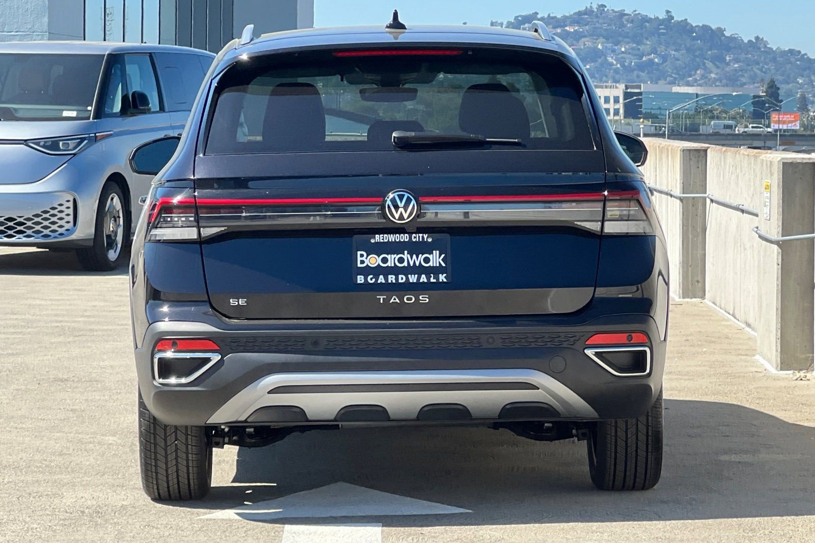 New 2026 Volkswagen Taos SE FWD image 5