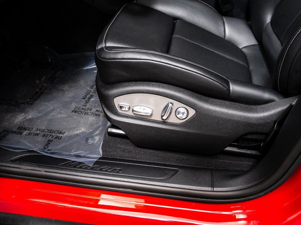 Certified 2025 Porsche Macan image 25