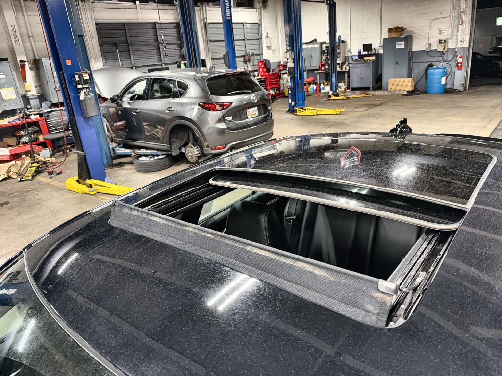 Used 2023 Chrysler 300 S w/ Comfort Group RWD image 32