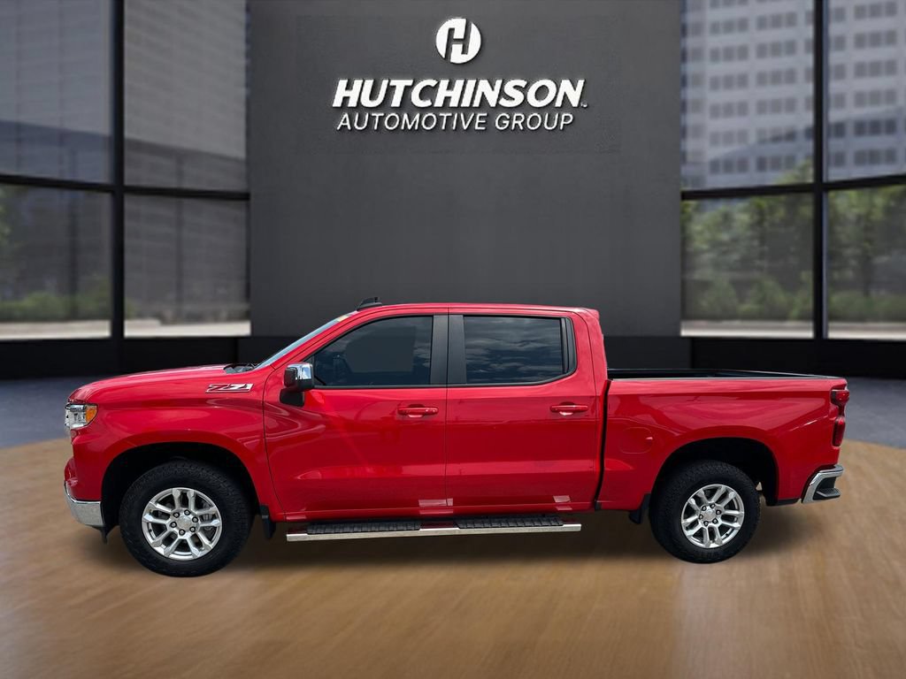 Used 2022 Chevrolet Silverado 1500 LT AWD/4WD image 4
