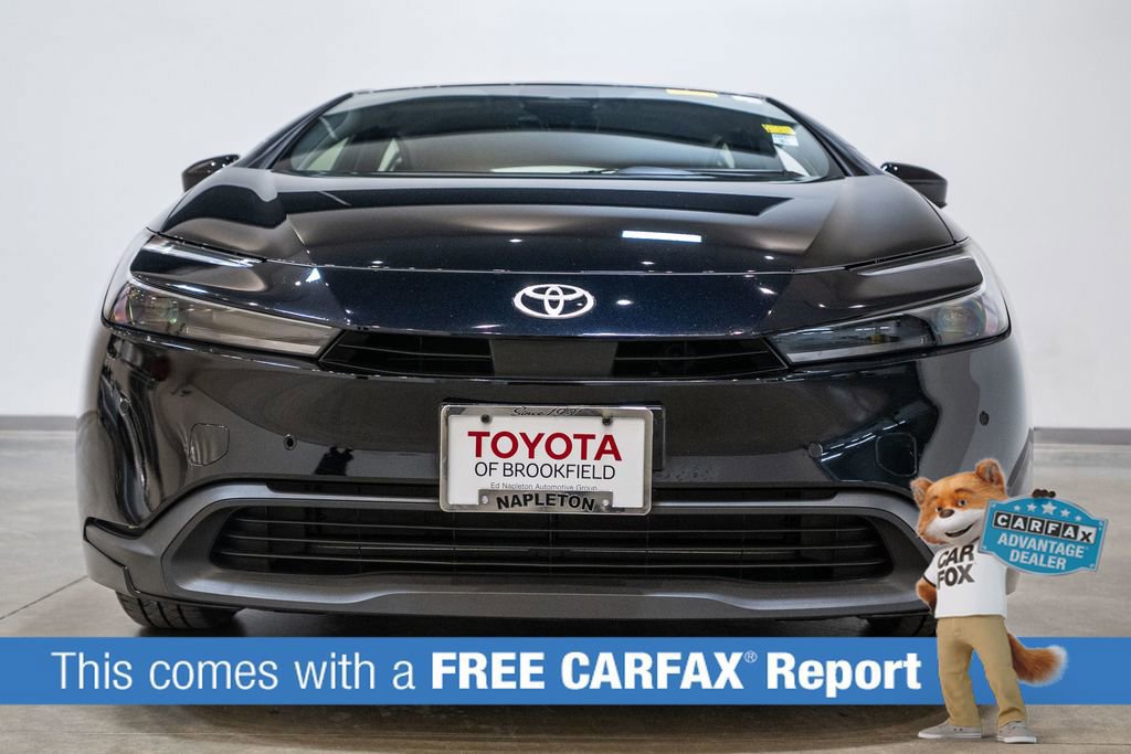 Used 2025 Toyota Prius LE image 2