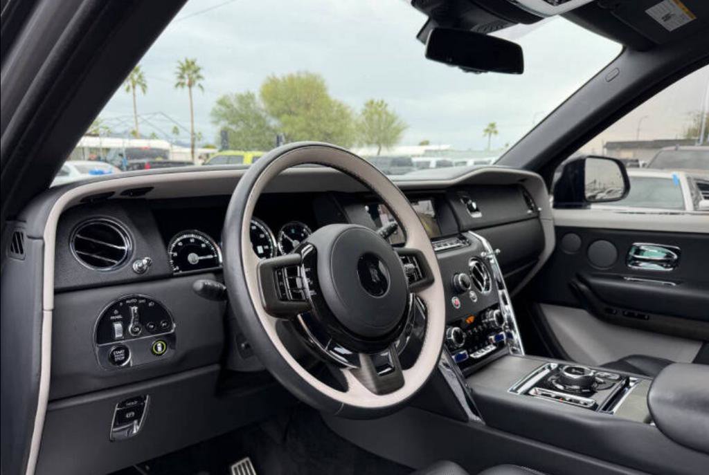Used 2023 Rolls-Royce Cullinan image 4