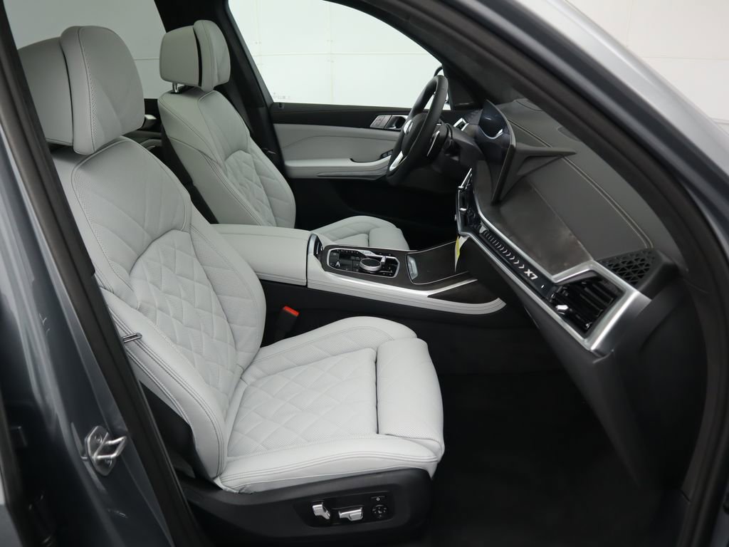 Used 2026 BMW X7 xDrive40i AWD/4WD image 22