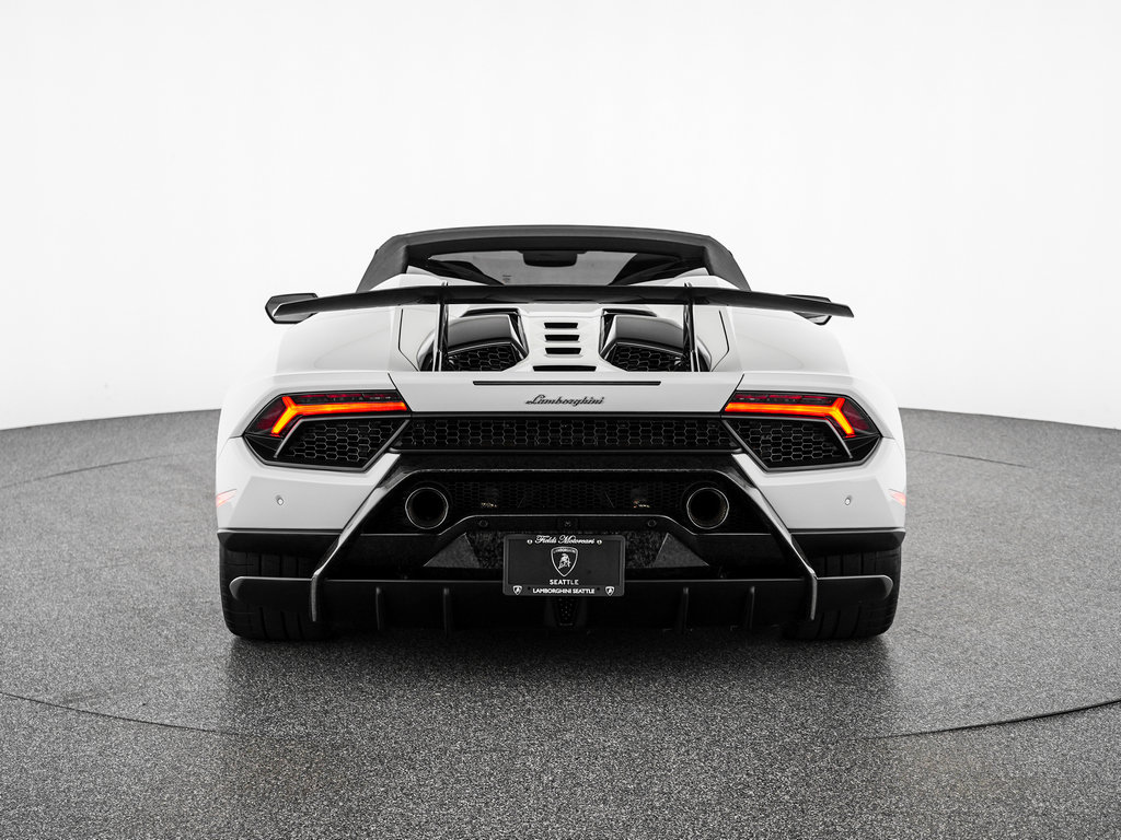Used 2018 Lamborghini Huracan Performante AWD/4WD image 4