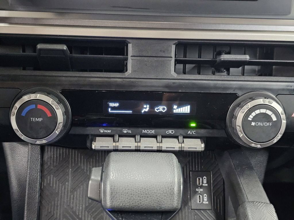 Used 2025 Toyota 4Runner SR5 AWD/4WD image 17