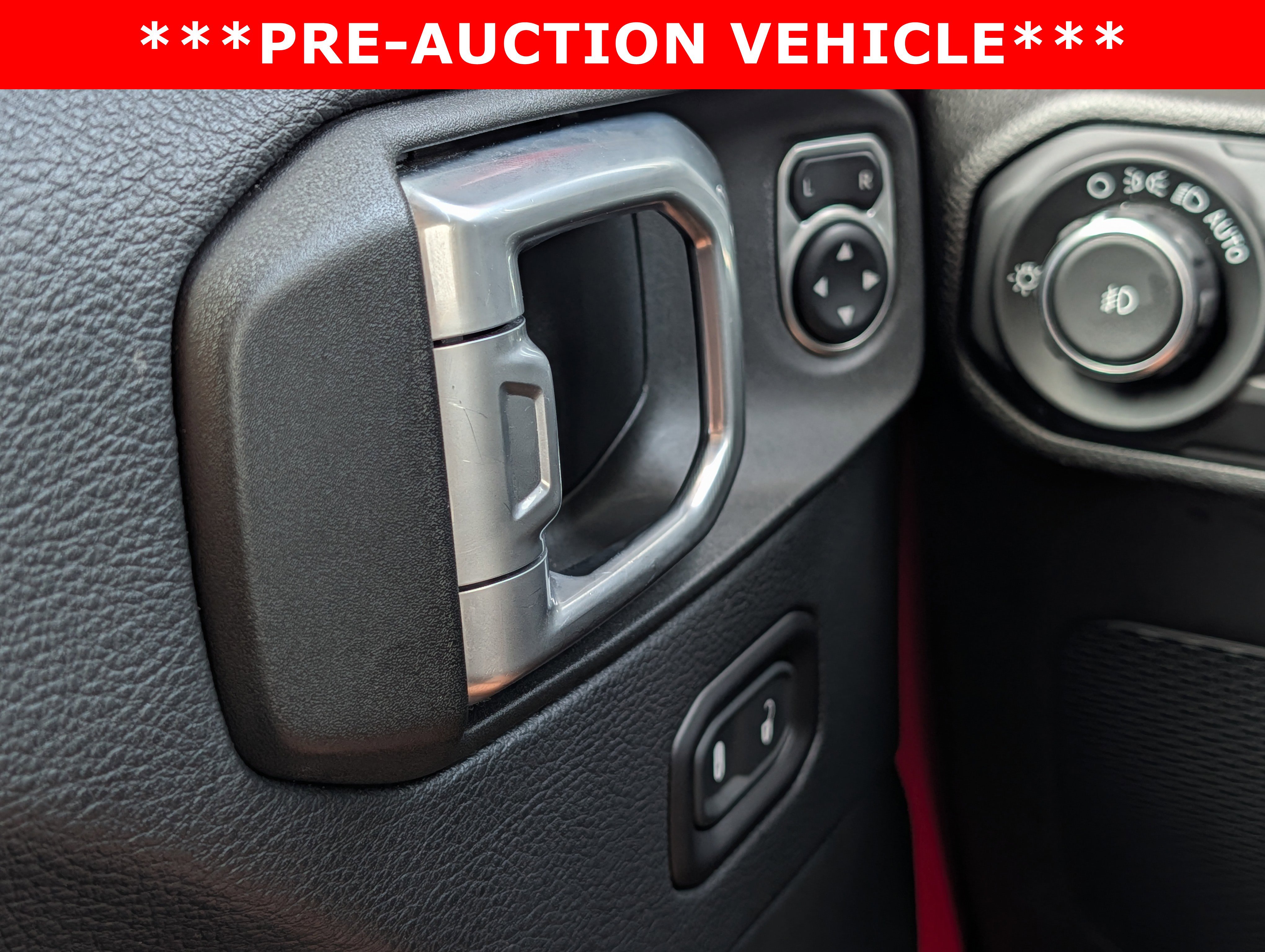 Used 2019 Jeep Wrangler Unlimited Sahara AWD/4WD image 23