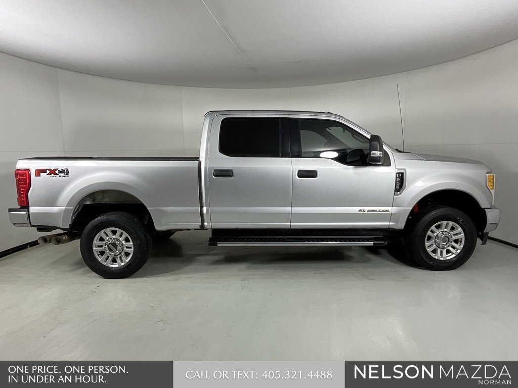 Used 2017 Ford F250 XLT w/ FX4 Off-Road Package image 9