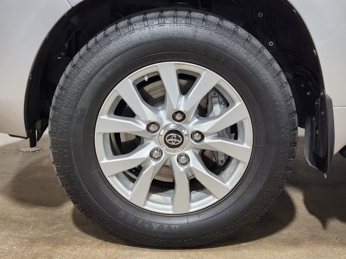 Used 2019 Toyota Land Cruiser image 26