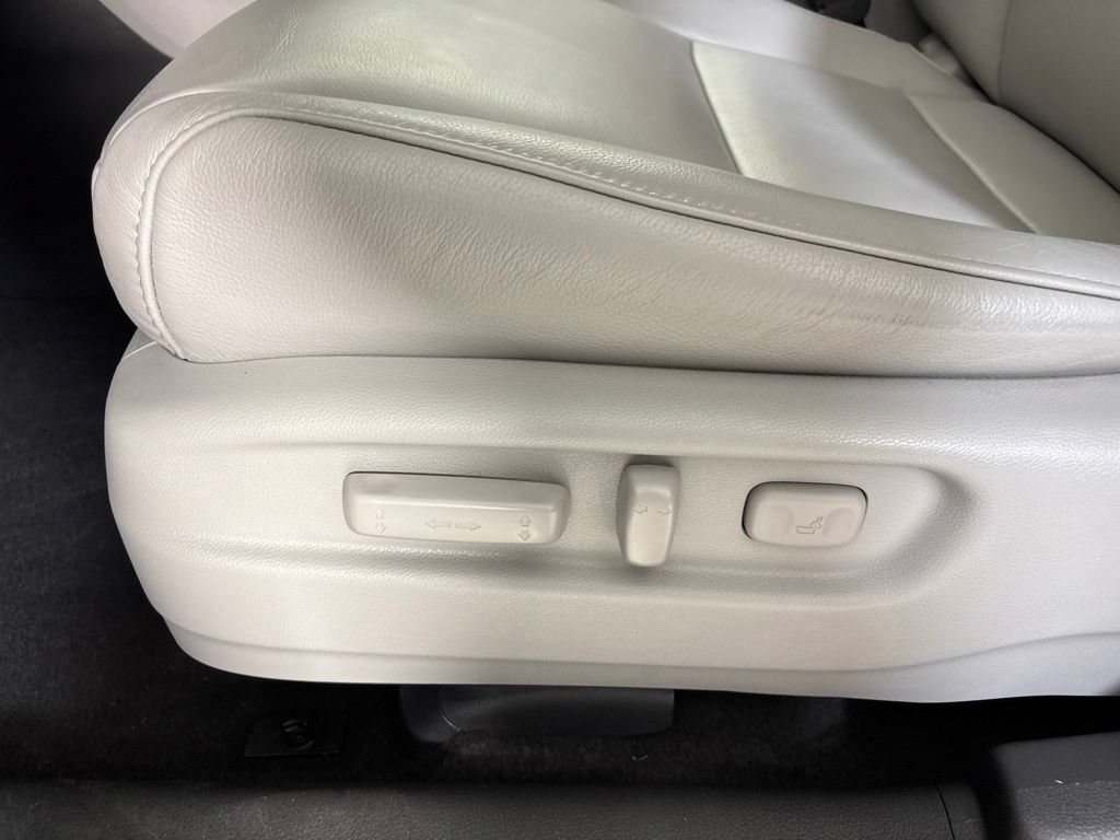 Used 2017 Honda Pilot Touring image 15