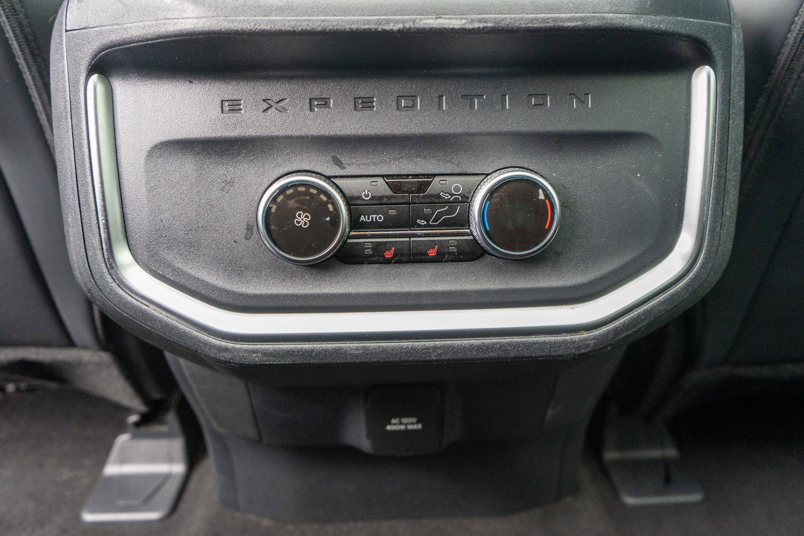 Used 2025 Ford Expedition Platinum AWD/4WD image 36