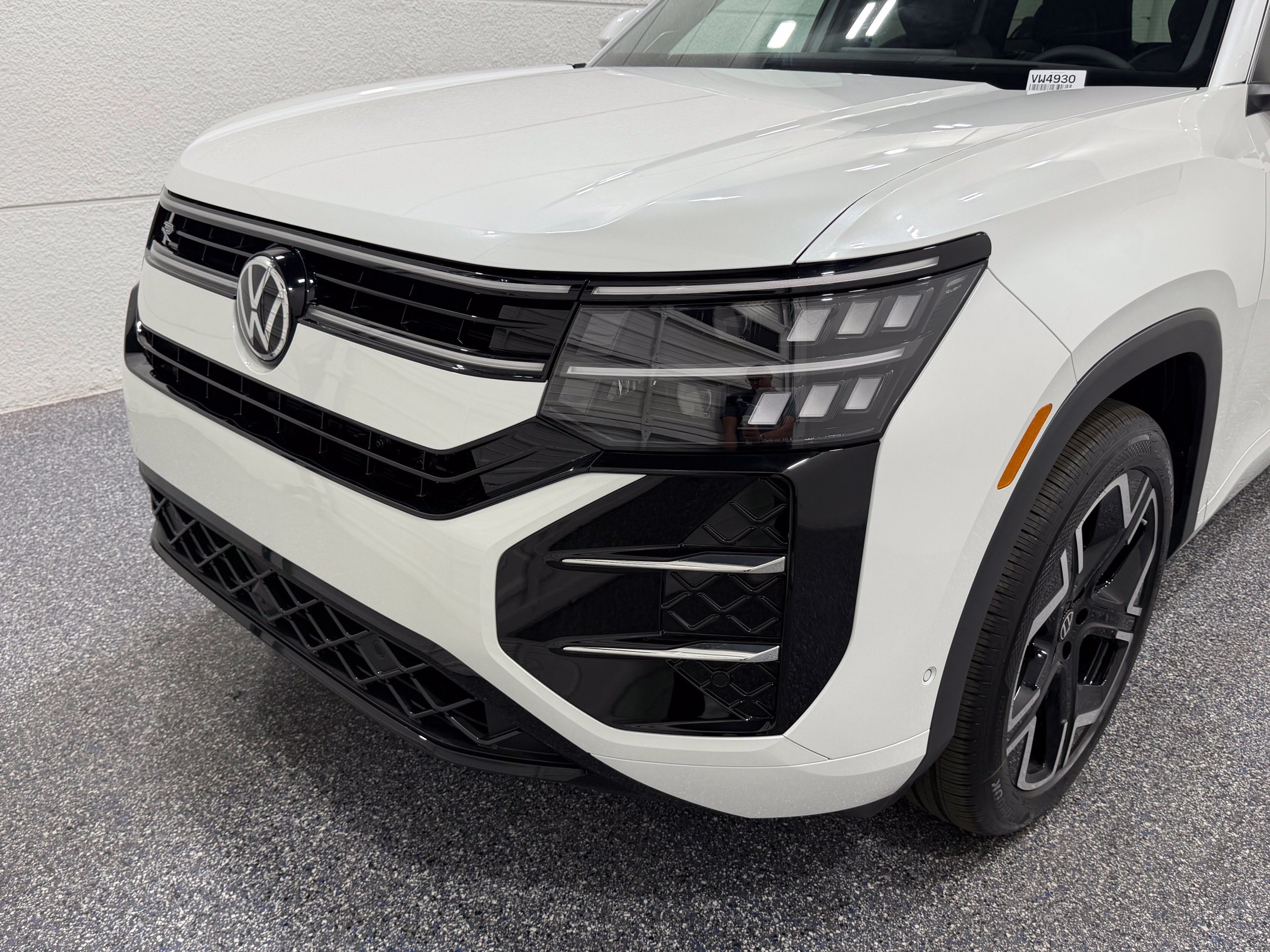 New 2027 Volkswagen Atlas SEL Premium R-Line AWD/4WD image 14