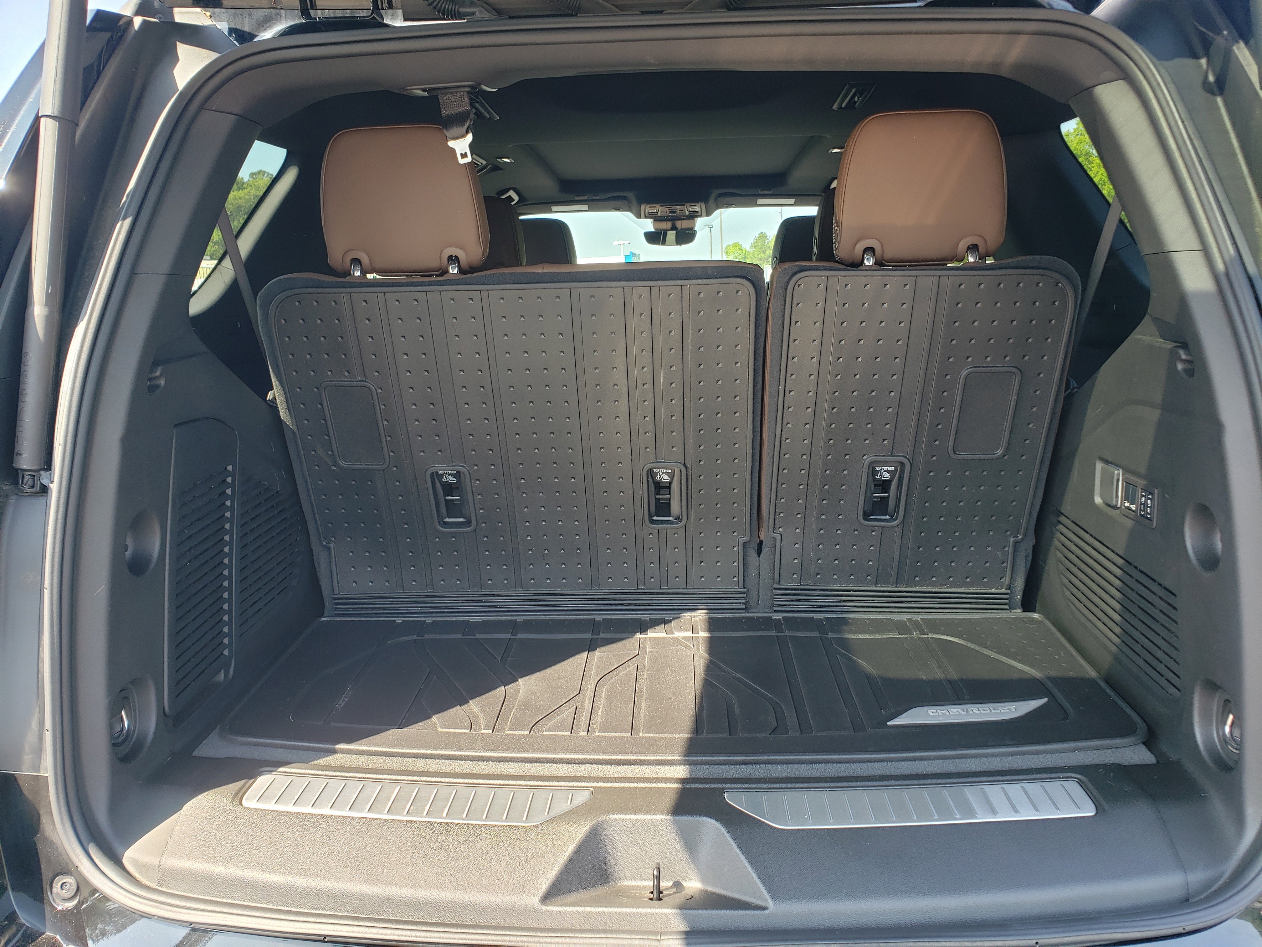 Used 2024 Chevrolet Tahoe High Country RWD image 10