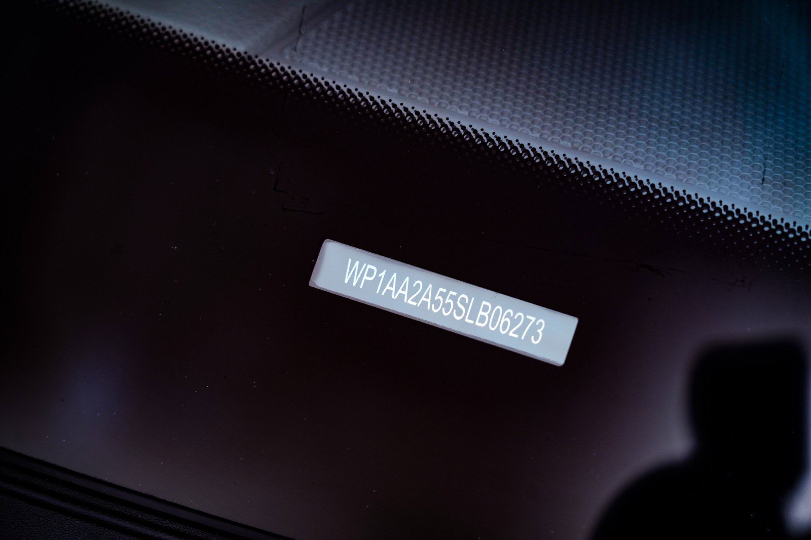Certified 2025 Porsche Macan AWD/4WD image 33