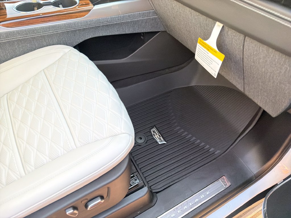 New 2026 Cadillac Escalade ESV Platinum Luxury w/ LPO, Floor Liner Package AWD/4WD image 39