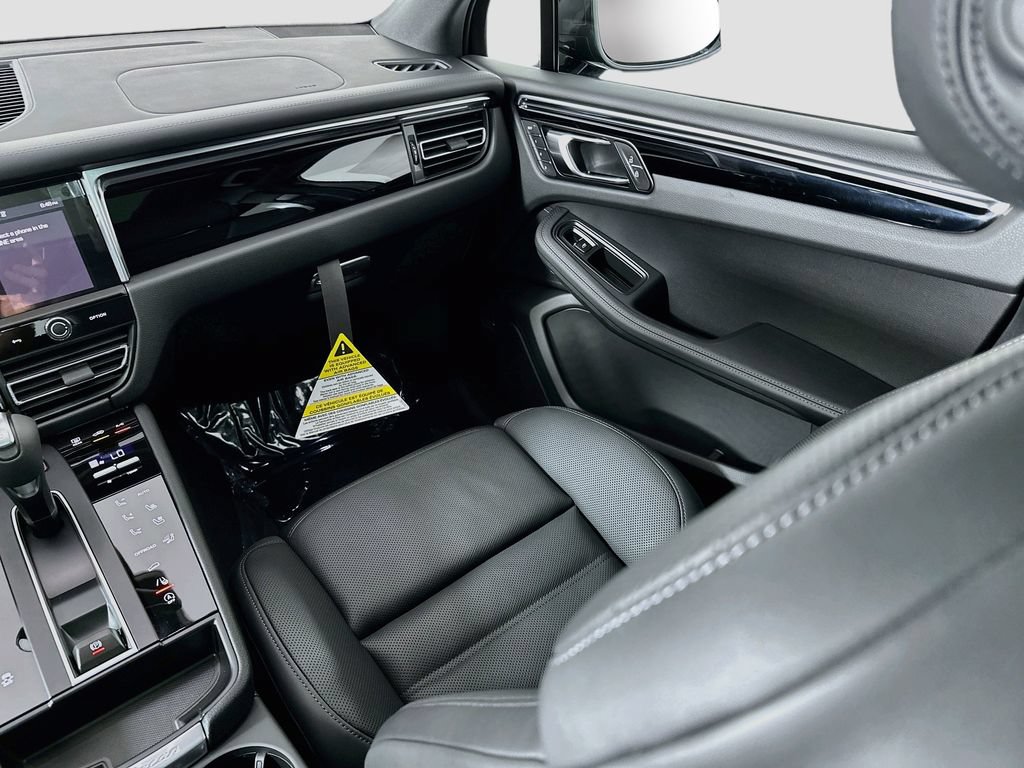 New 2026 Porsche Macan AWD/4WD image 26