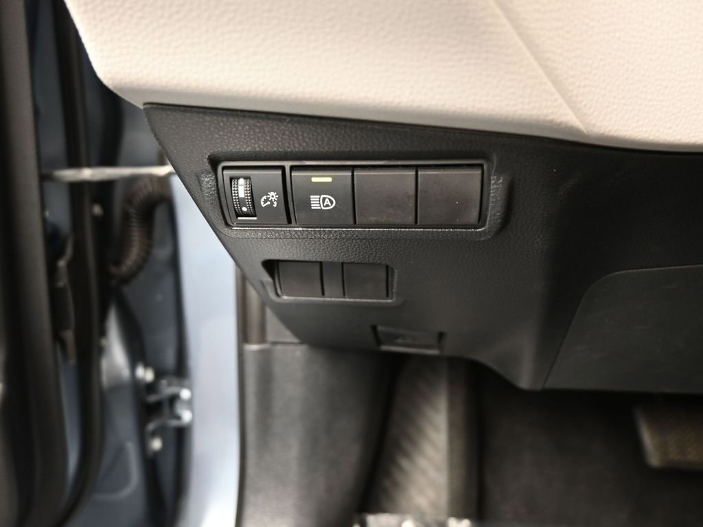 Used 2023 Toyota Corolla Cross L image 30