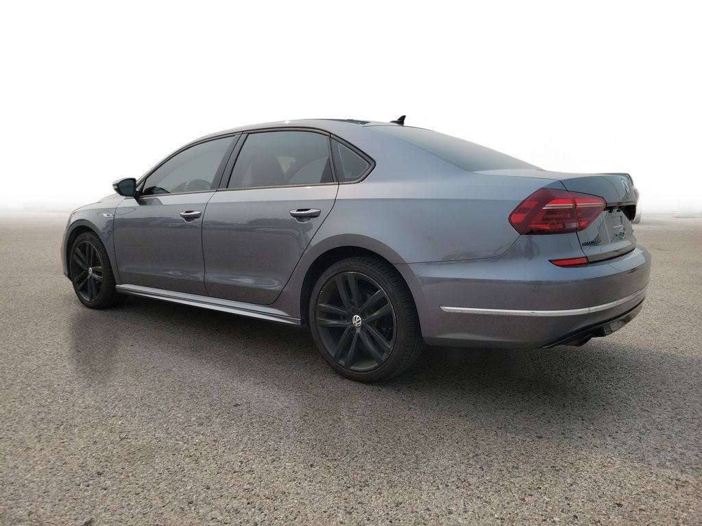 Used 2018 Volkswagen Passat 2.0T FWD image 3