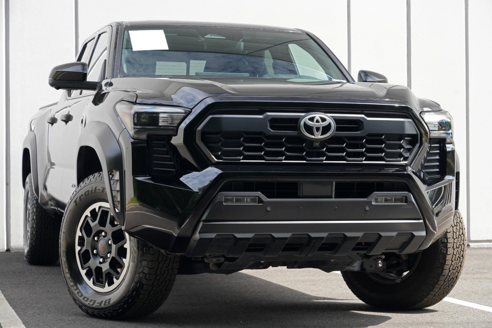 Used 2024 Toyota Tacoma TRD Off-Road w/ TRD Off Road Premium Package AWD/4WD image 4