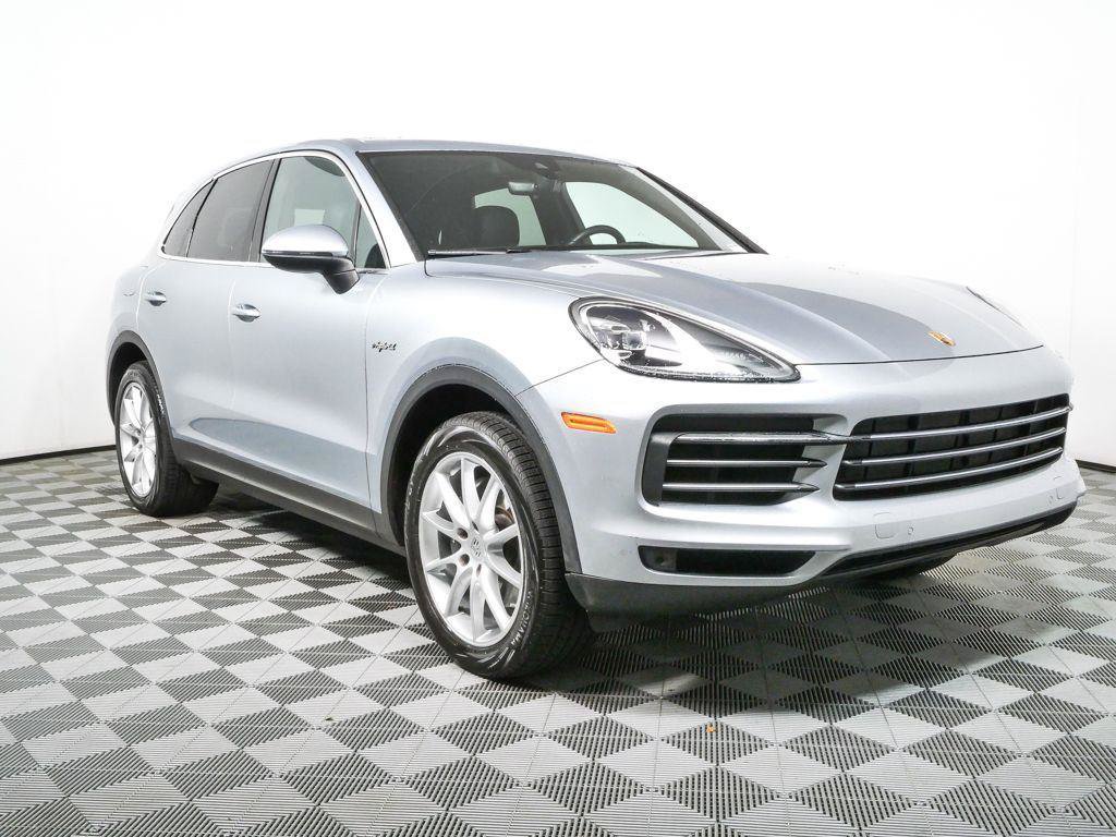 Certified 2022 Porsche Cayenne E-Hybrid AWD/4WD image 26