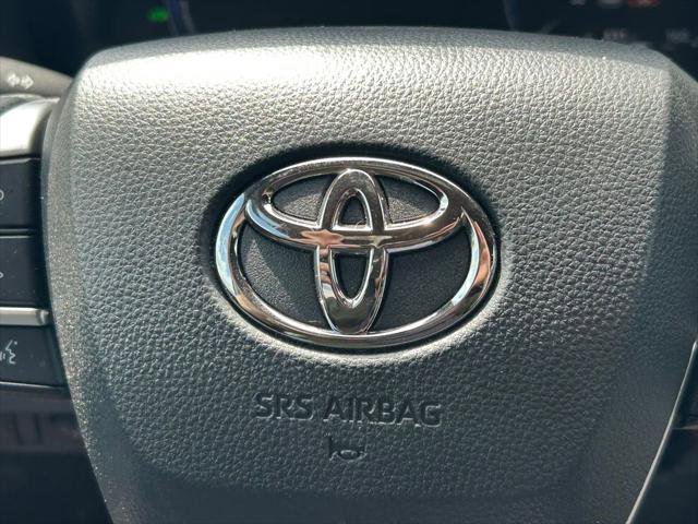 Certified 2025 Toyota Sienna XSE image 42