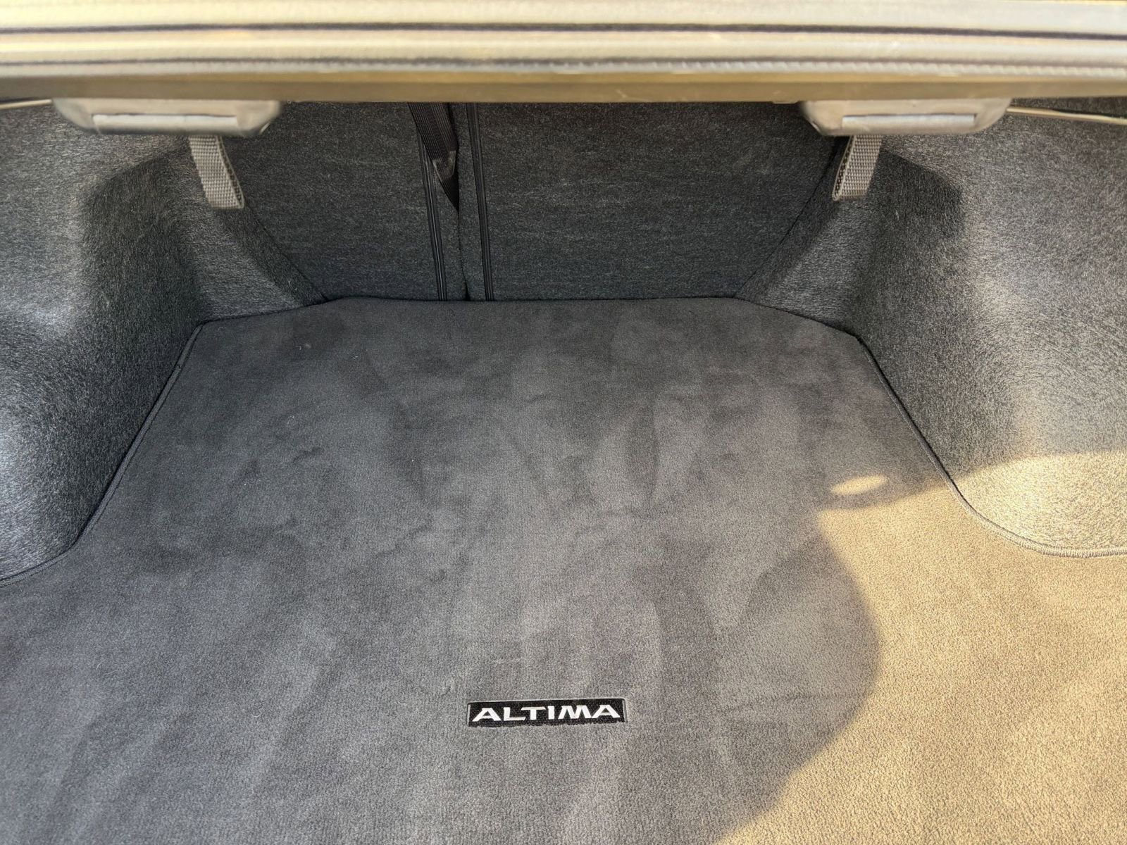 Used 2025 Nissan Altima 2.5 SV image 30