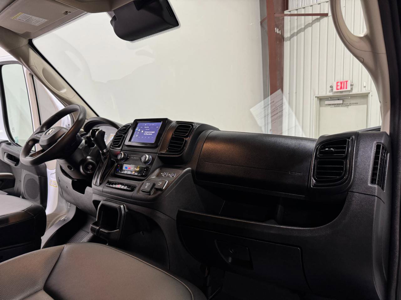 Used 2022 RAM ProMaster 2500 w/ Convenience Group image 12