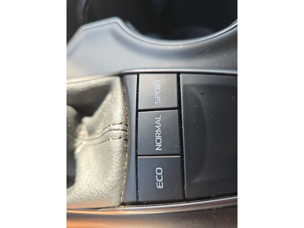 Used 2024 Toyota Camry SE FWD image 22