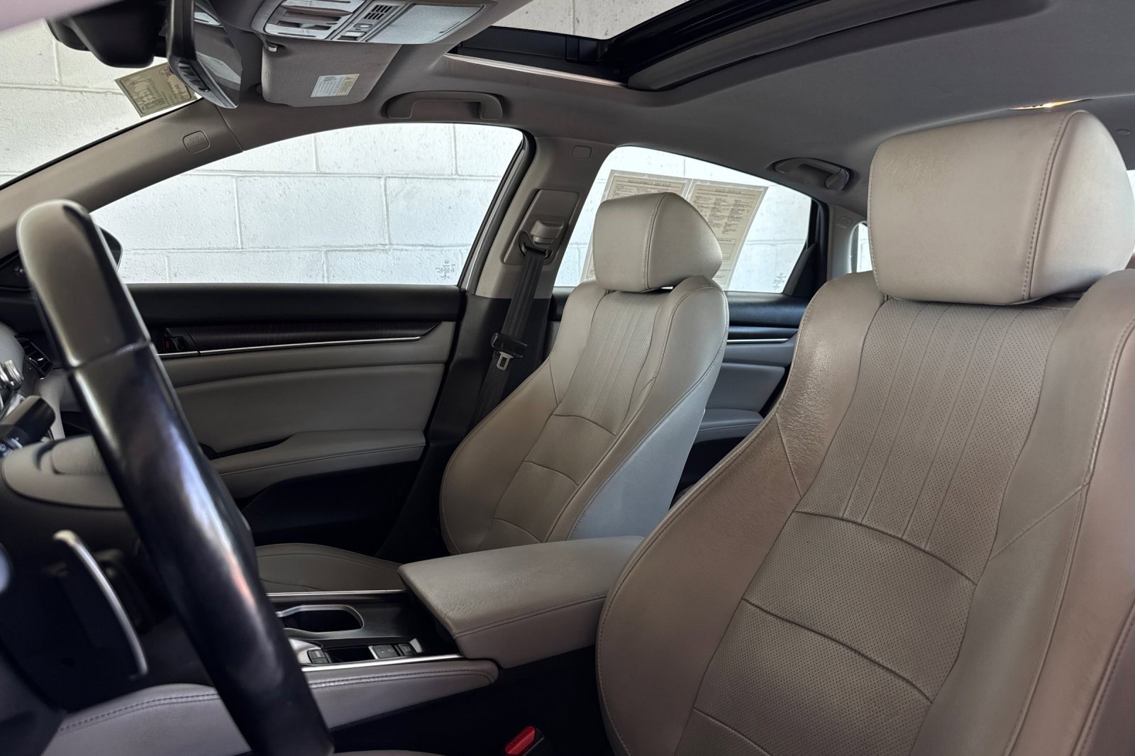 Used 2018 Honda Accord Touring image 20