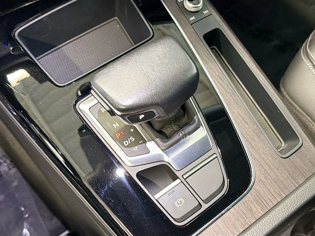 Used 2023 Audi Q5 2.0T Premium w/ Convenience Package image 15