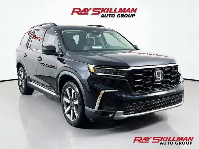 Used 2024 Honda Pilot Touring image 1