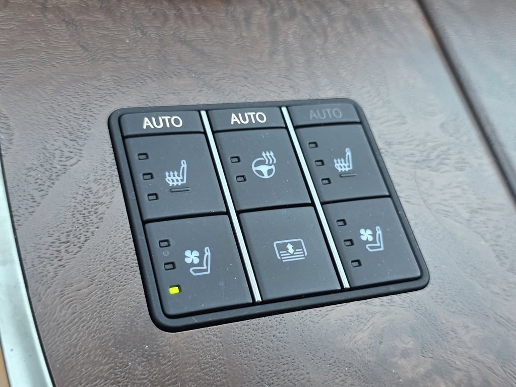 Certified 2024 Lexus LS 500 RWD image 16