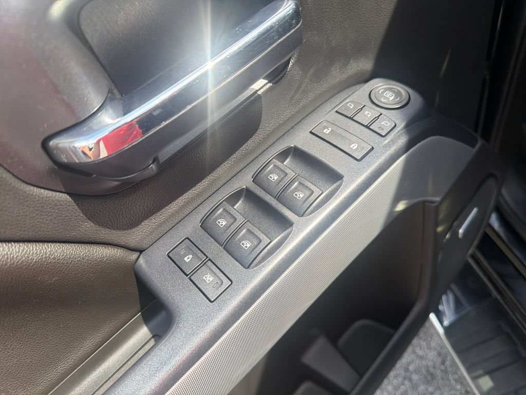 Used 2015 Chevrolet Silverado 2500 LTZ AWD/4WD image 11