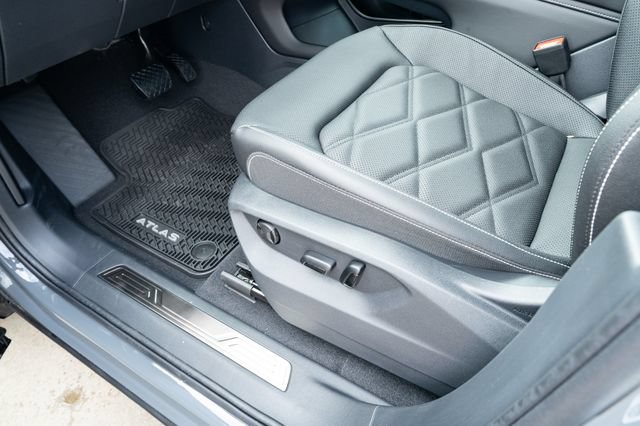 New 2026 Volkswagen Atlas SE FWD image 28