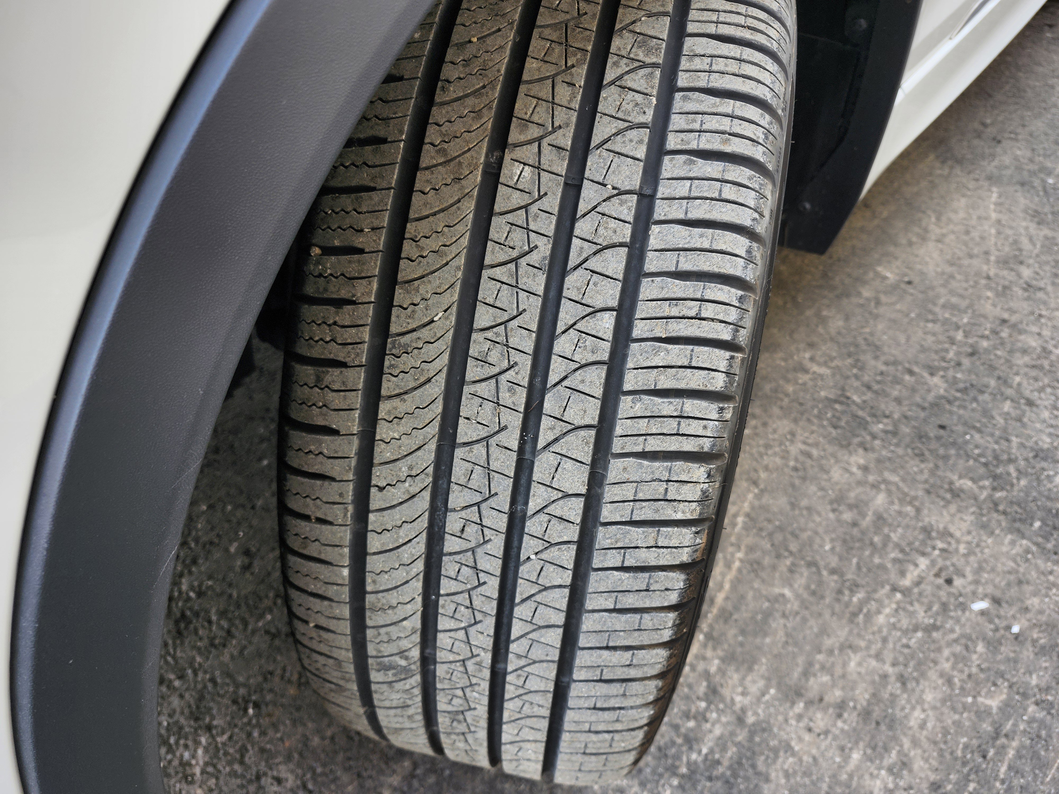 Used 2023 Volkswagen Tiguan SEL R-Line image 30