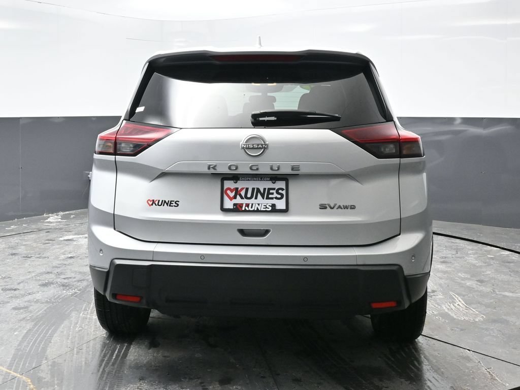 Used 2024 Nissan Rogue SV AWD/4WD image 10