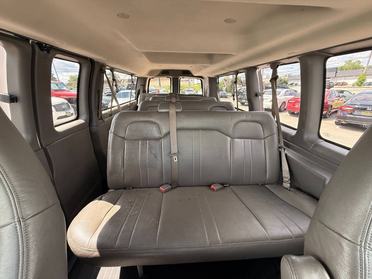 Used 2017 GMC Savana 3500 LS RWD image 44