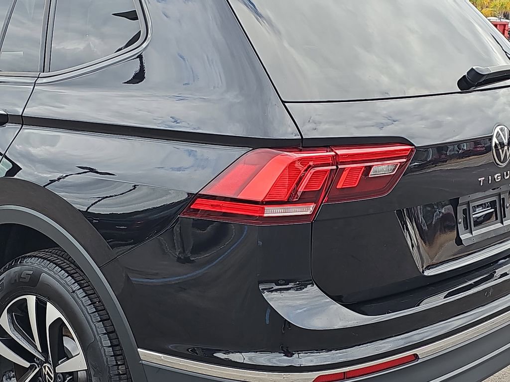 Used 2024 Volkswagen Tiguan S image 37